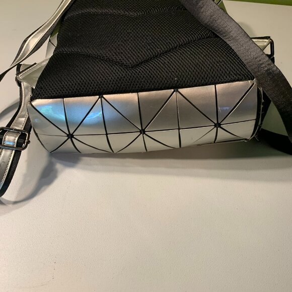 Silver Geometric backpack - Picture 3 of 7